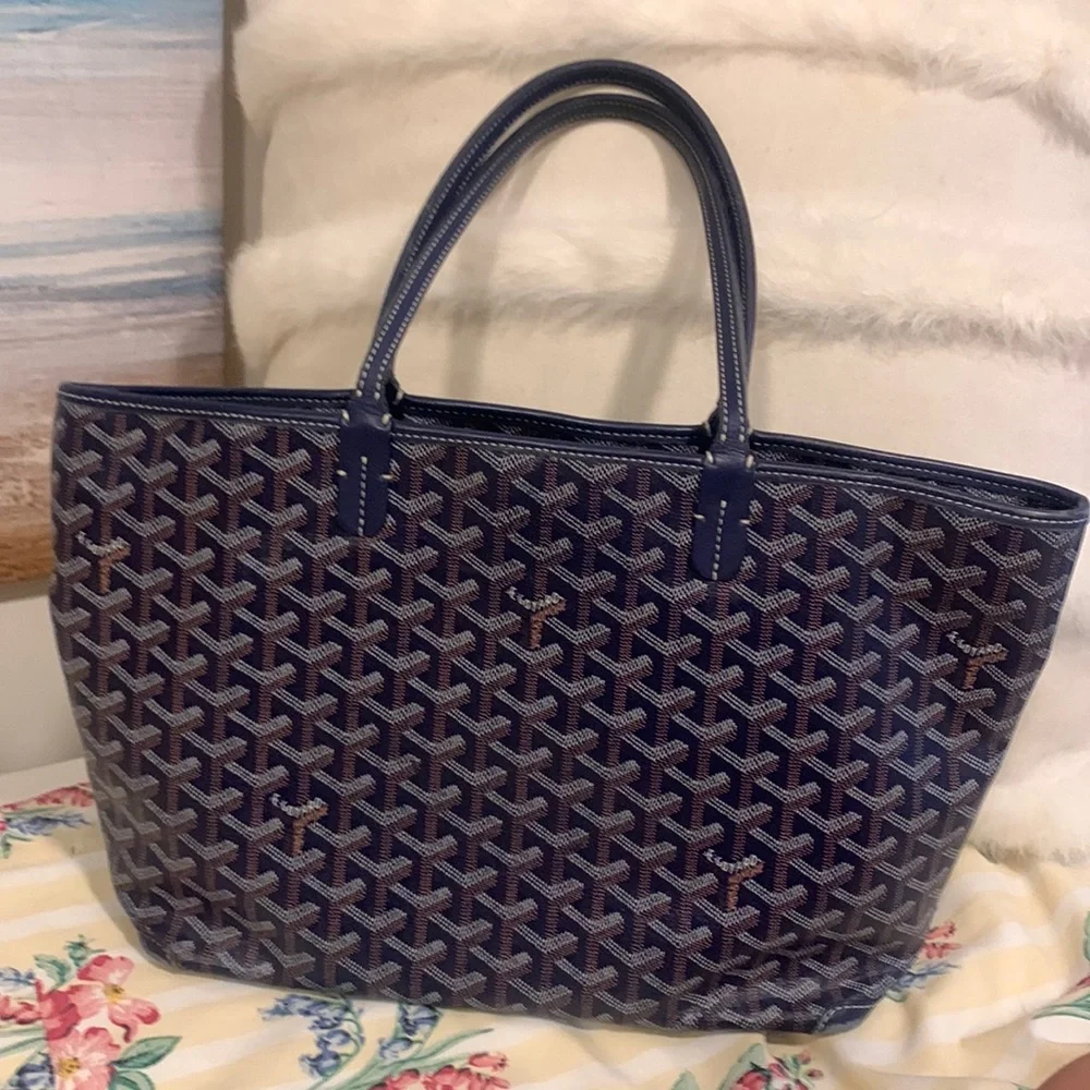 Goyard Artois color Navy Comes with cloth bag - Picture 1 of 6